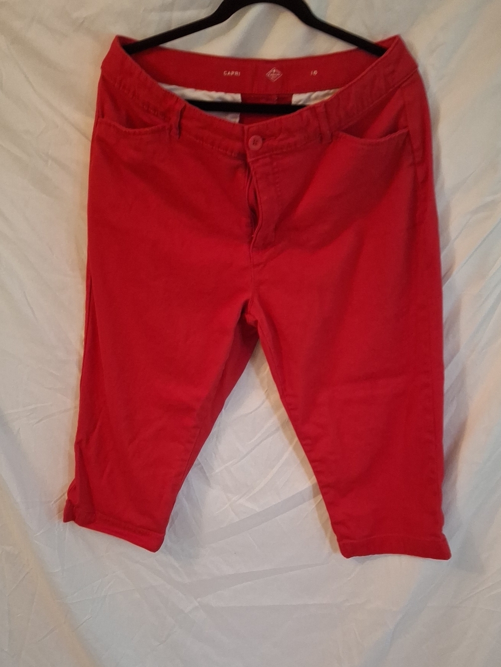 St. John's Bay Red Capri Pants